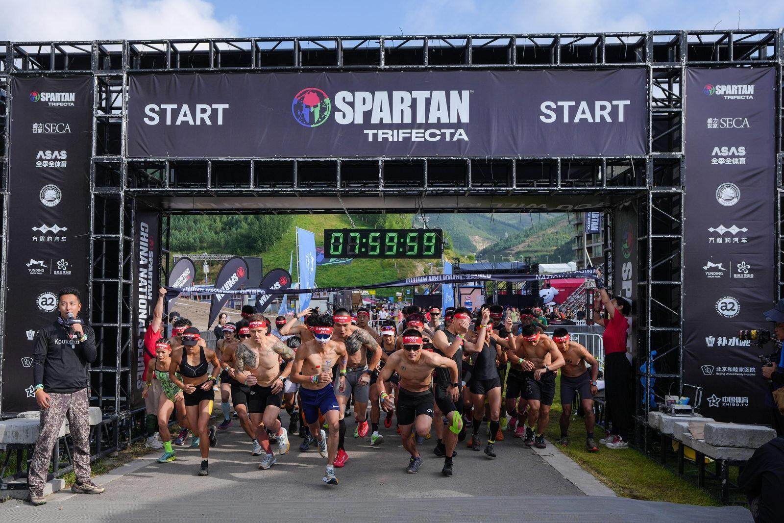 角逐中, 赛场, alt