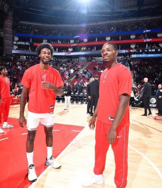 们也会一起, 勇士队拖到, vH