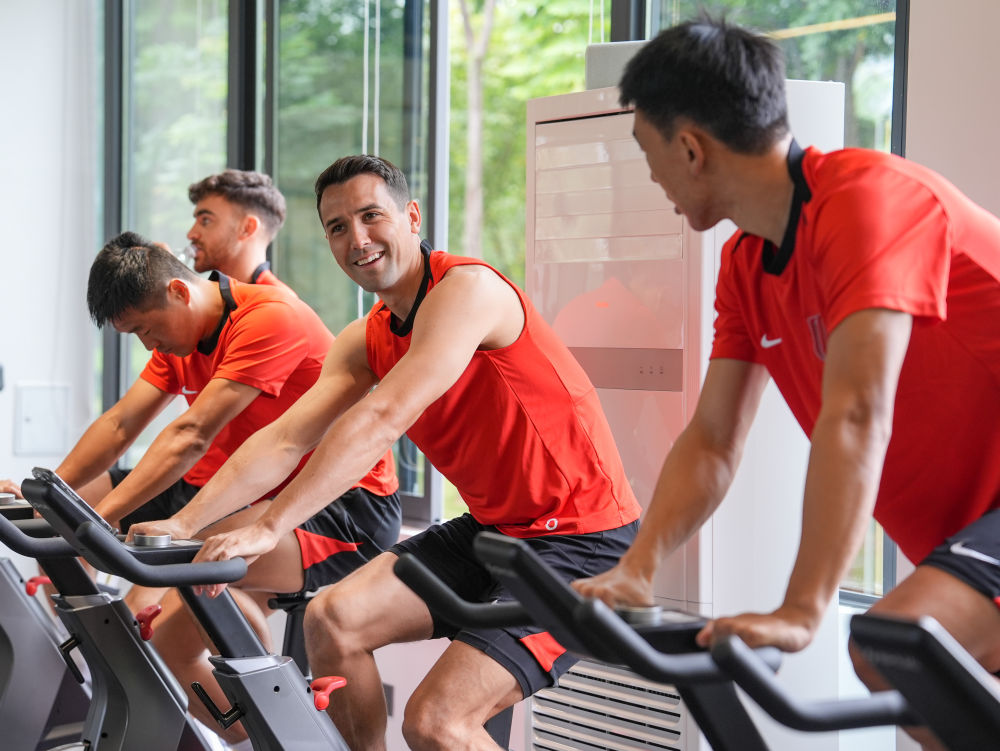 年球队组建, 泰国球队曼 年球队组建, 泰国球队曼